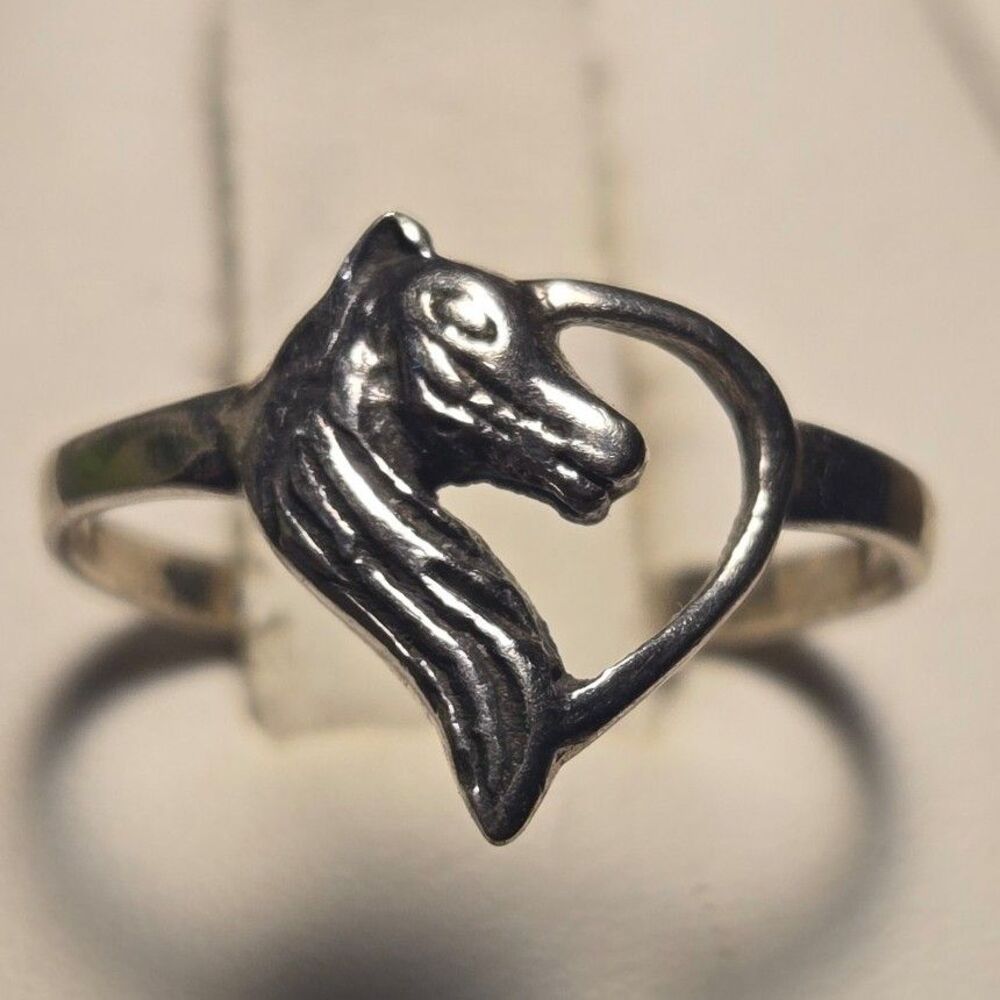 Dainty heart horse Vintage Sterling Silver Ring Sz 5.5